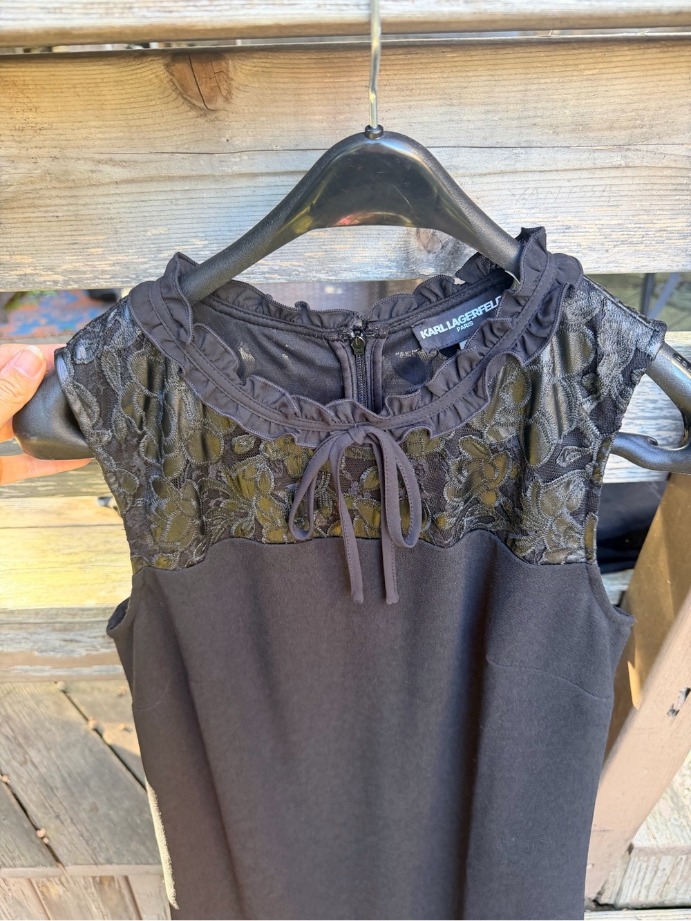 KARL LAGERFELD Paris Black sleeveless shift dress floral lace yoke Size Medium - Picture 9 of 12